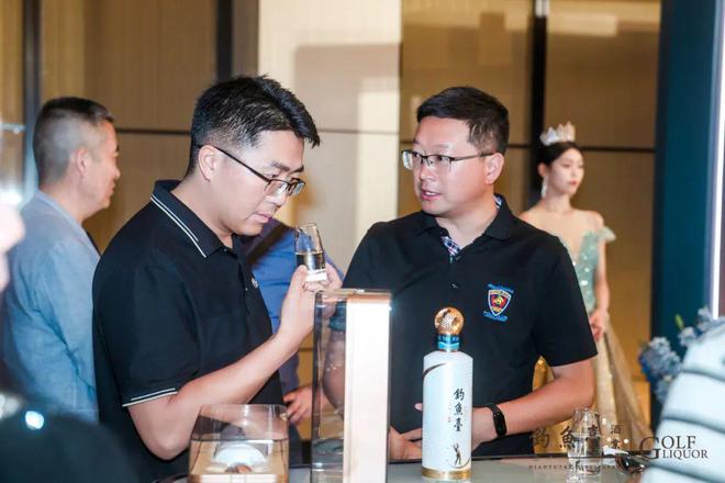 钓鱼台高尔夫酒重磅上市钓鱼台酒向C“挥杆”！(图7)