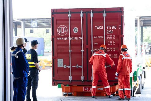 要闻｜上海首单跨境电商“9610”出口开辟海运新通道(图4)