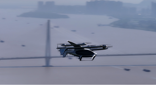 “空中出租车”横跨长江低空经济新突破！(图1)