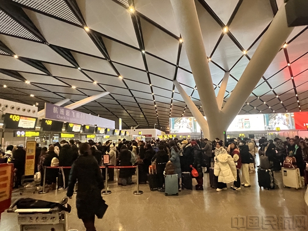 北部湾航空2024年春运首日旅客运输量突破12万人次全面开启春运服务(图1)