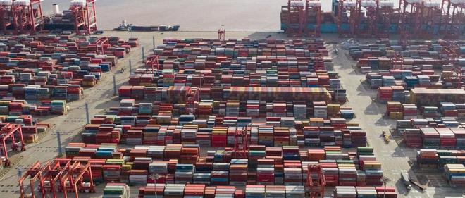 Im体育网站：韭菜越割越旺船公司宣布8月1日起运价再涨2000美元(图1)