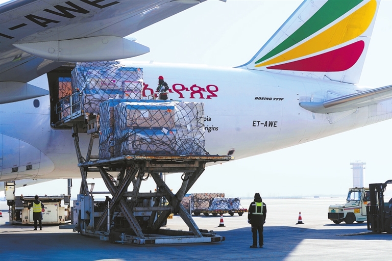 Im（中国体育）：“双货航”领飞“空中丝路”郑州国际航空货运枢纽建设迈上新台阶(图1)