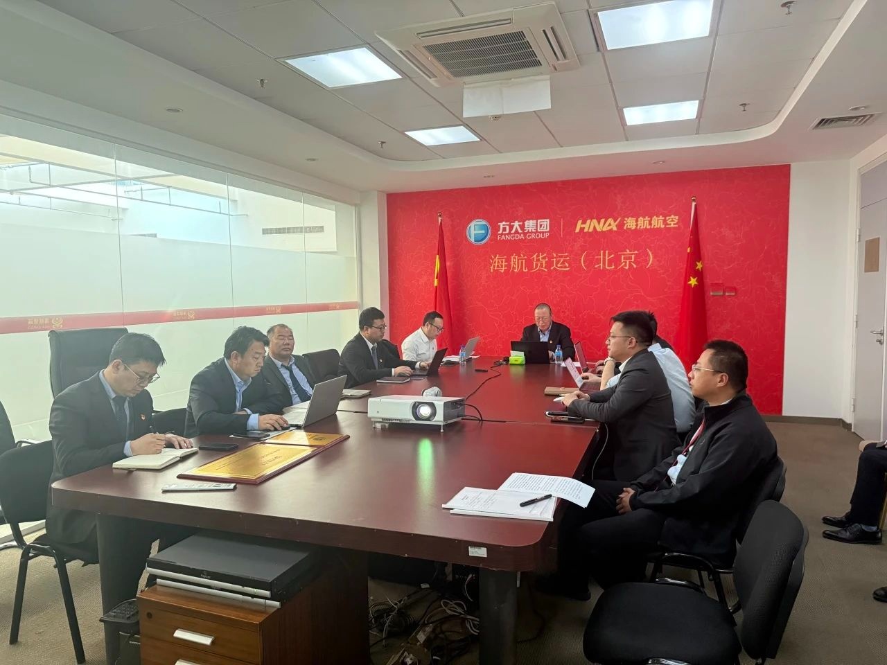 海航货运召开2025年职工代表大会暨年度表彰大会(图2)