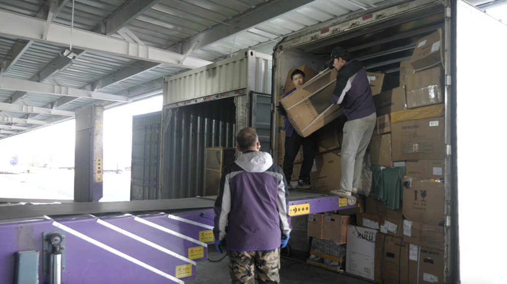 财经聚焦丨共享电商发展红利——“包邮区”服务升级持续“西进”观察(图1)