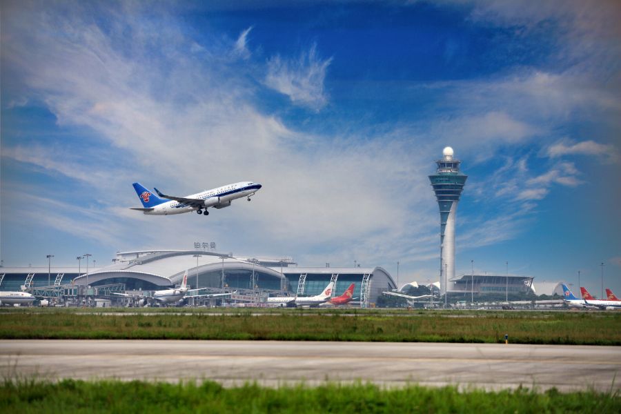 Im体育网站：广州白云机场冲刺航空货运超级枢纽货邮吞吐能力剑指600万吨(图1)