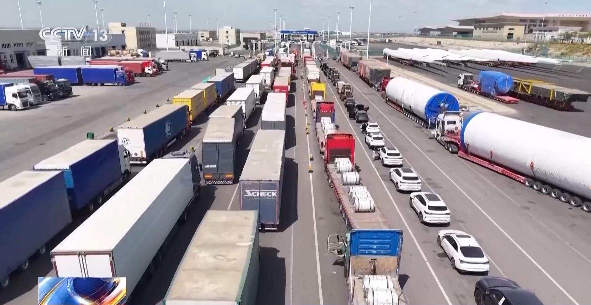 砥砺奋进七十载天山南北谱华章丨边陲小城→国际枢纽这里的贸易“朋友圈”越来越大(图4)