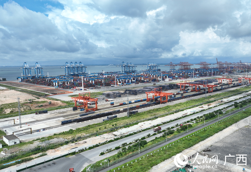 西部陆海新通道班列运量8年增长283倍(图1)