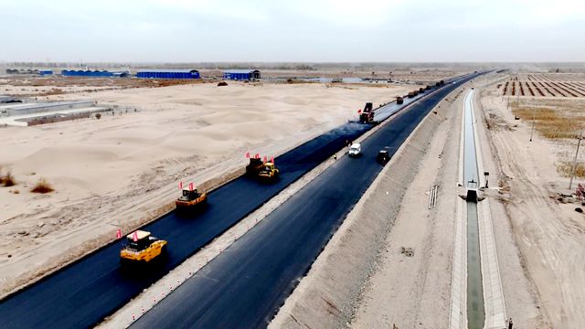 Im体育网站：观新疆·经济第一师阿拉尔市“交通骨骼”全面升级实现(图1)