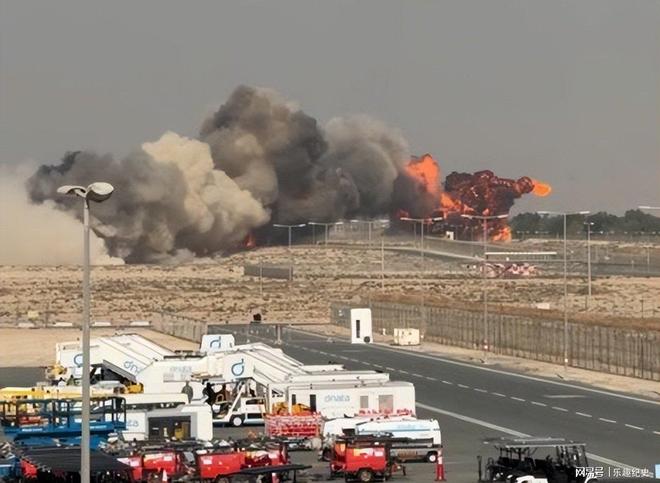 印军官宣了：“光辉”战机在迪拜坠机！当着各国观众的面冲向地面(图4)