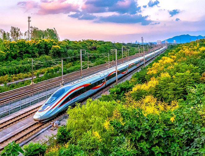 武汉宜昌相隔300千米一条沿江高铁将这两市的时空距离拉近了(图3)