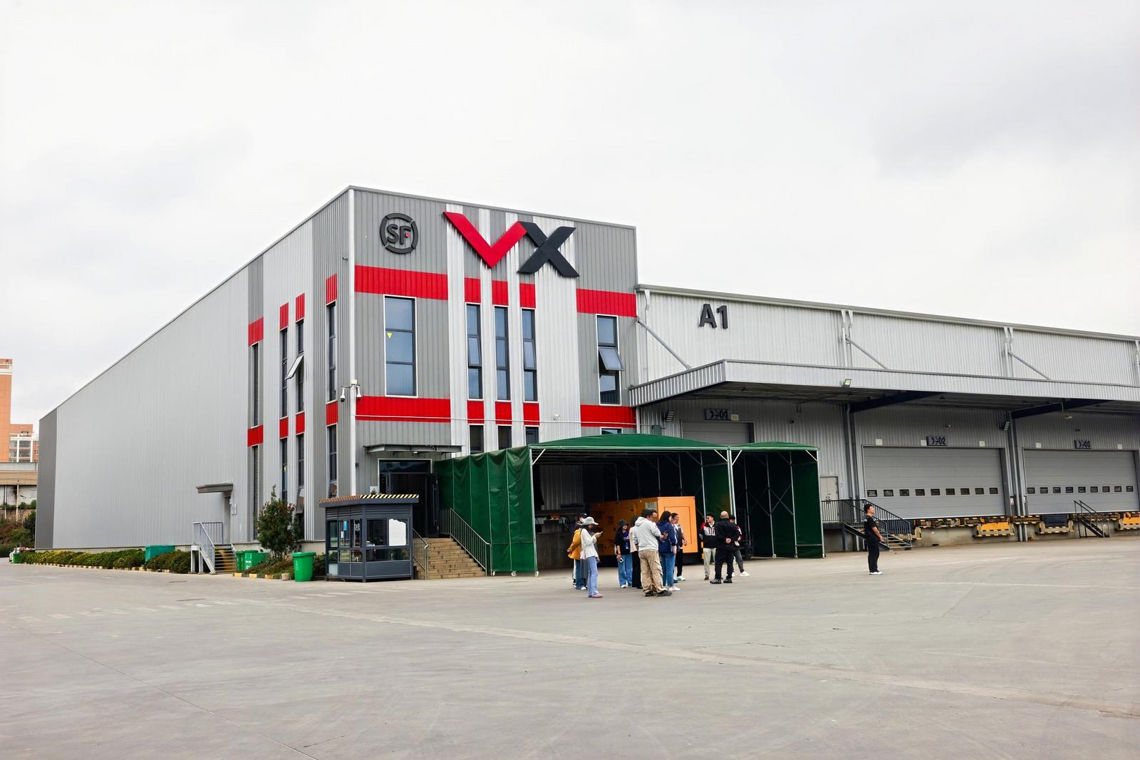 Im（中国体育）：全国百家媒体社长、总编辑走进云南顺丰丨以物流之力助“云花”香飘世界(图1)