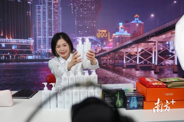 Im体育网站：深读｜打造数字贸易“旋转门”横琴跨境电商何以跑出加速度？(图1)