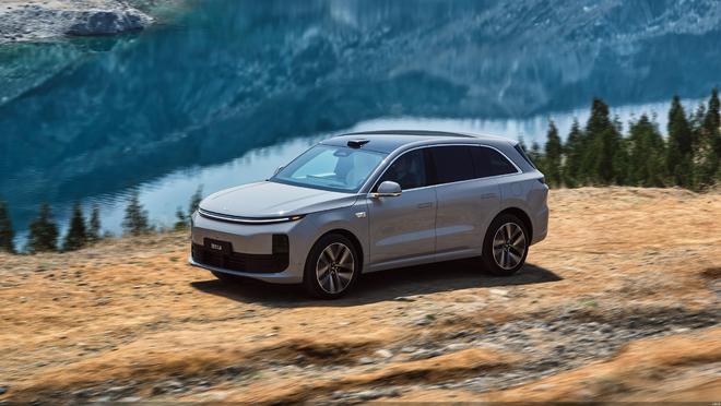 DeepSeek大升级史上最强Claude发布新iPhone机模曝光(图10)